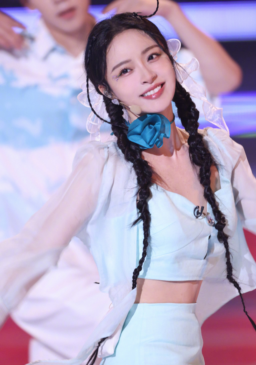 想去海边好甜  吴倩 芝芙 李莎旻子三位小姐姐的