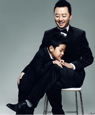 李燃:嫁给大17岁的演员郭涛,婚后儿女双全,一家四口其乐融融