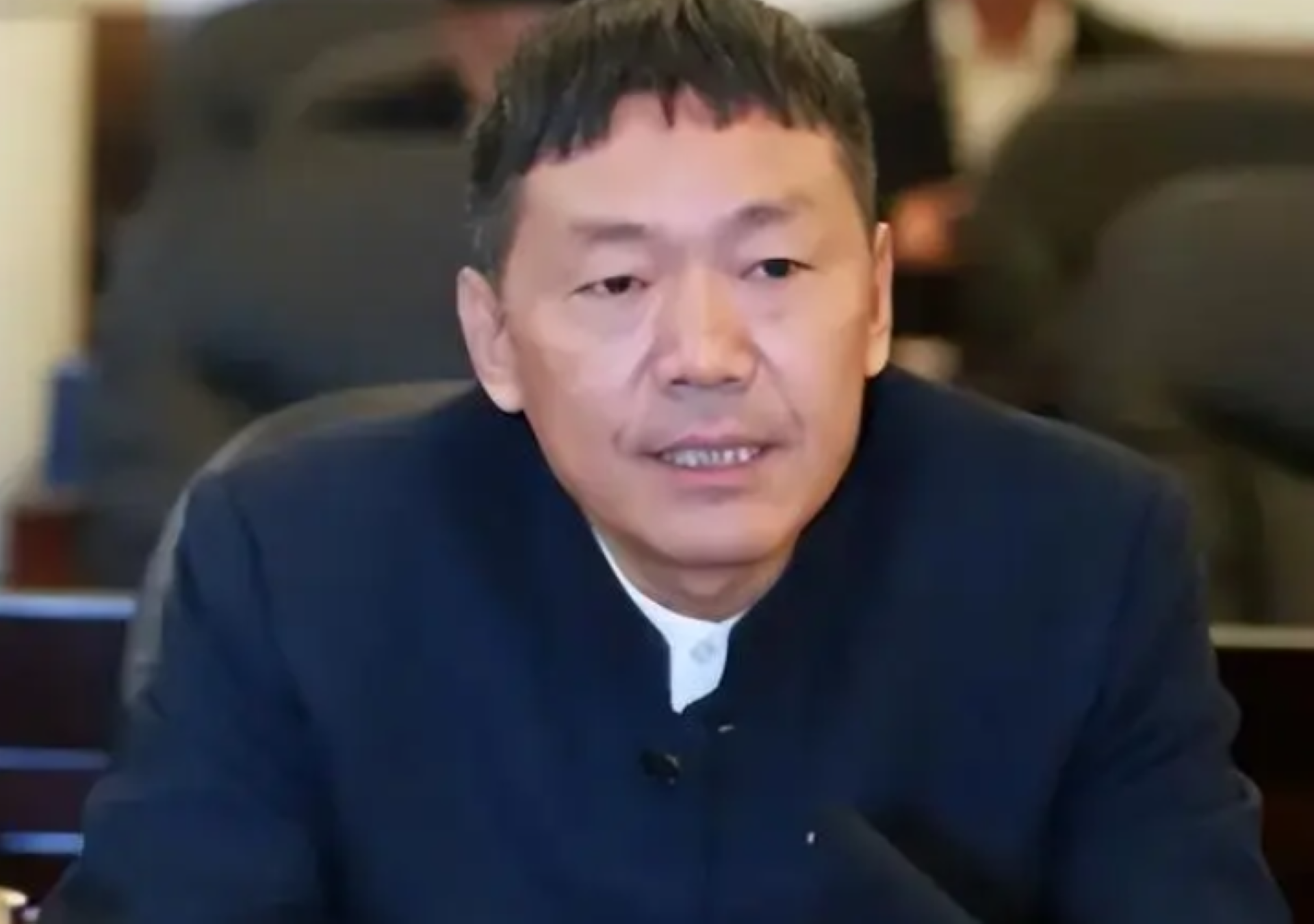 "戏精"贪官青理东:让老母亲捡垃圾,暗地里敛财渎职玩弄女下属