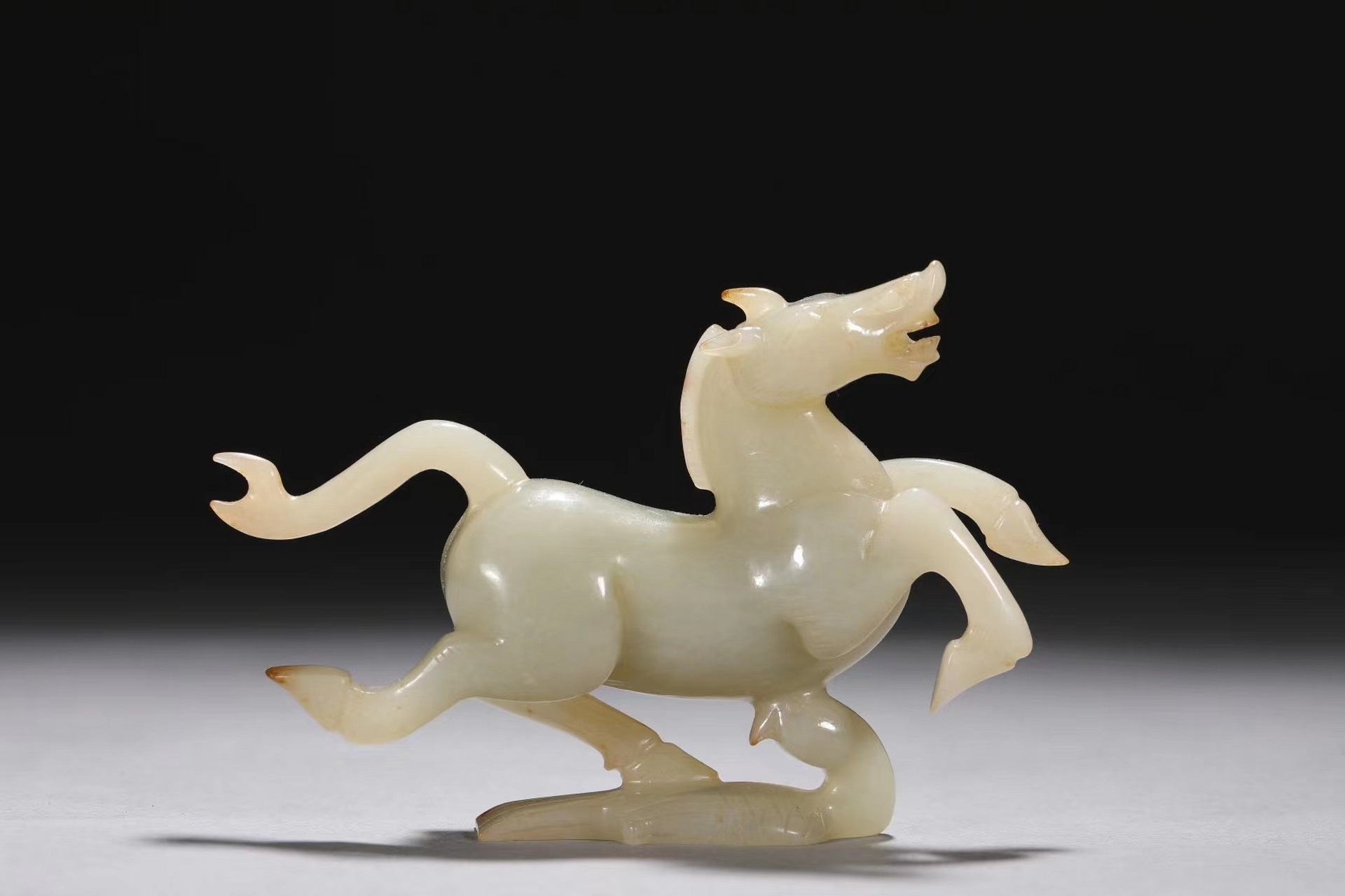 旧藏 高古青白玉马踏飞燕摆件 高8cm 宽12cm 重200克         青白玉