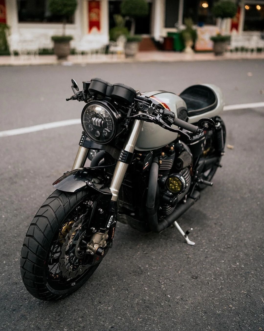 凯旋t120复古车改装