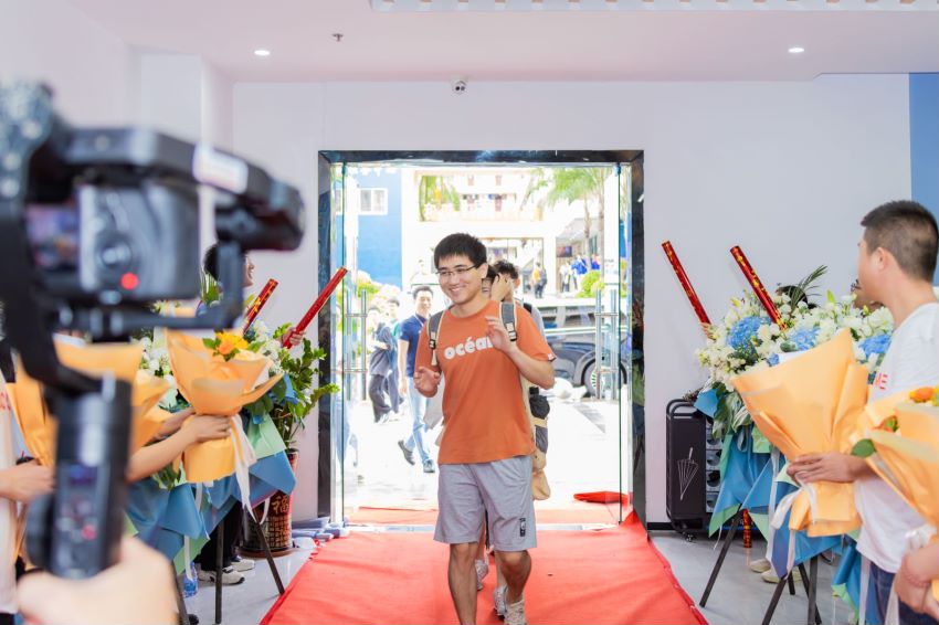 刚走出校园,3.18万名应届生入职比亚迪,开启人生新篇章