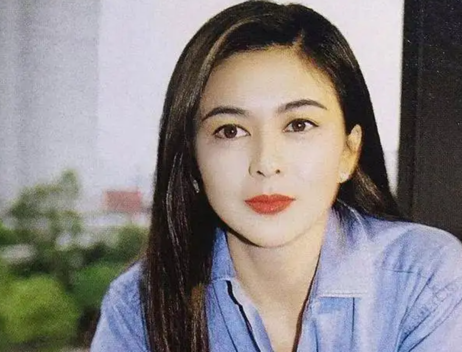 关之琳再次恋爱?还是老牛吃嫩草?高夫球事件之后影响了她一生