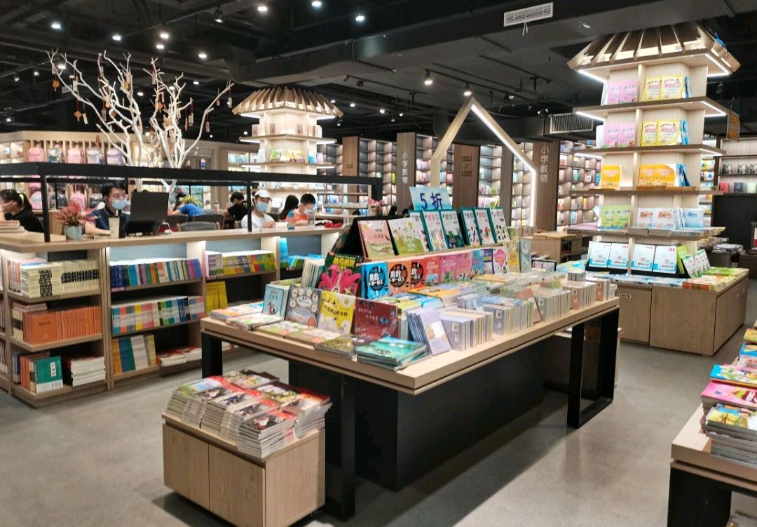 深圳龙岗书城:夏日娱乐和带娃好去处