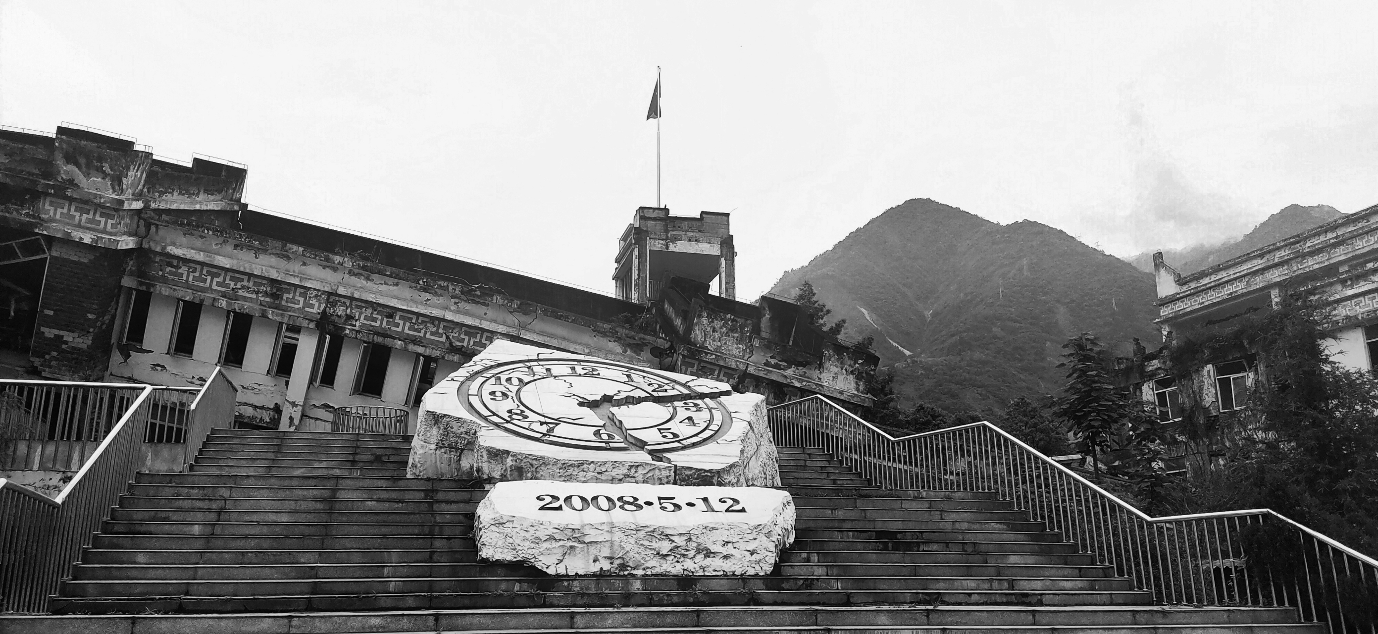 12,恰好赶到汶川地震遗址,亲眼见证天灾的残酷和人民重建的倔强  今日