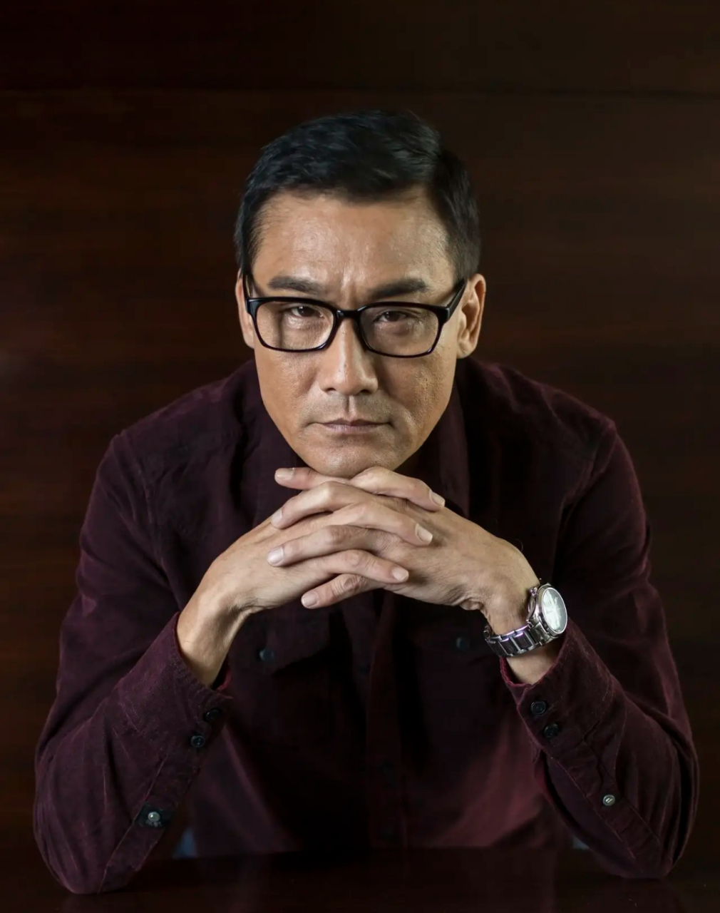 最近,香港掀起了一场声势浩大的争议风暴,源于一位