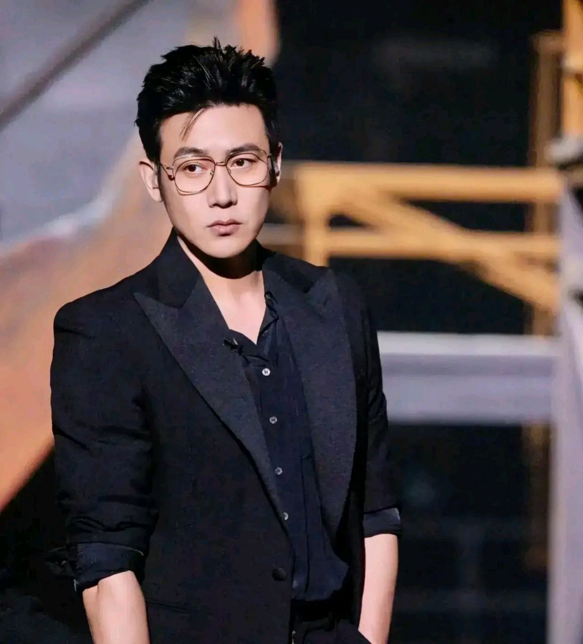 陆毅在拍摄电视剧《永不瞑目》时,有一场戏需要他扮演的角色进行跳海