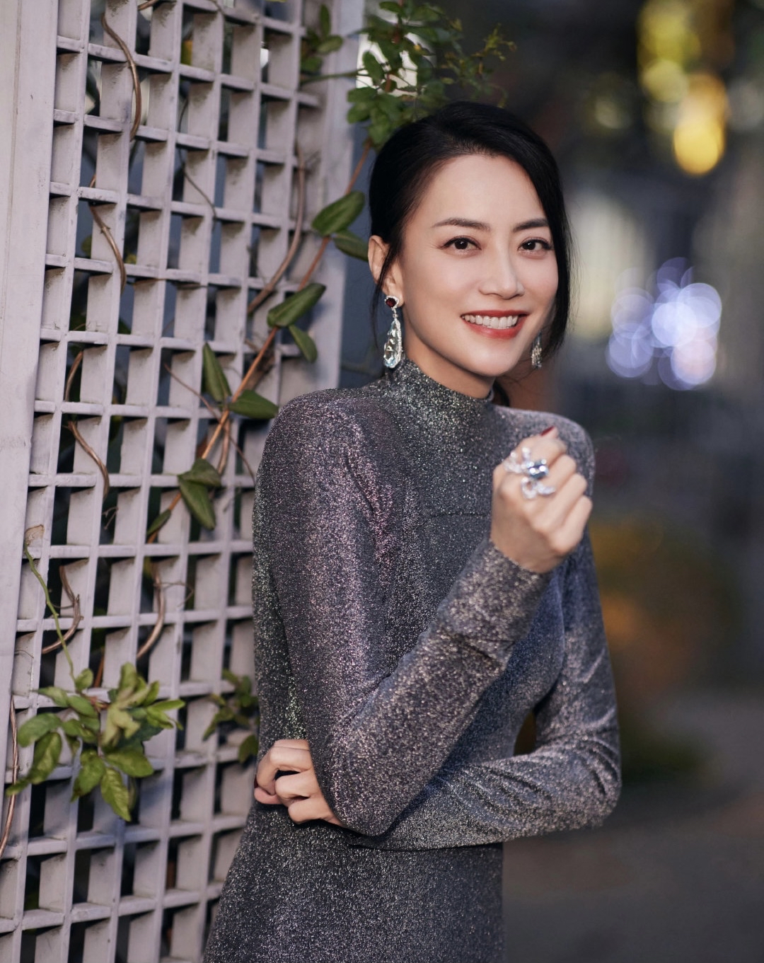 港圈大姐大,美貌堪比艺人,金牌经纪人霍汶希的成功之路