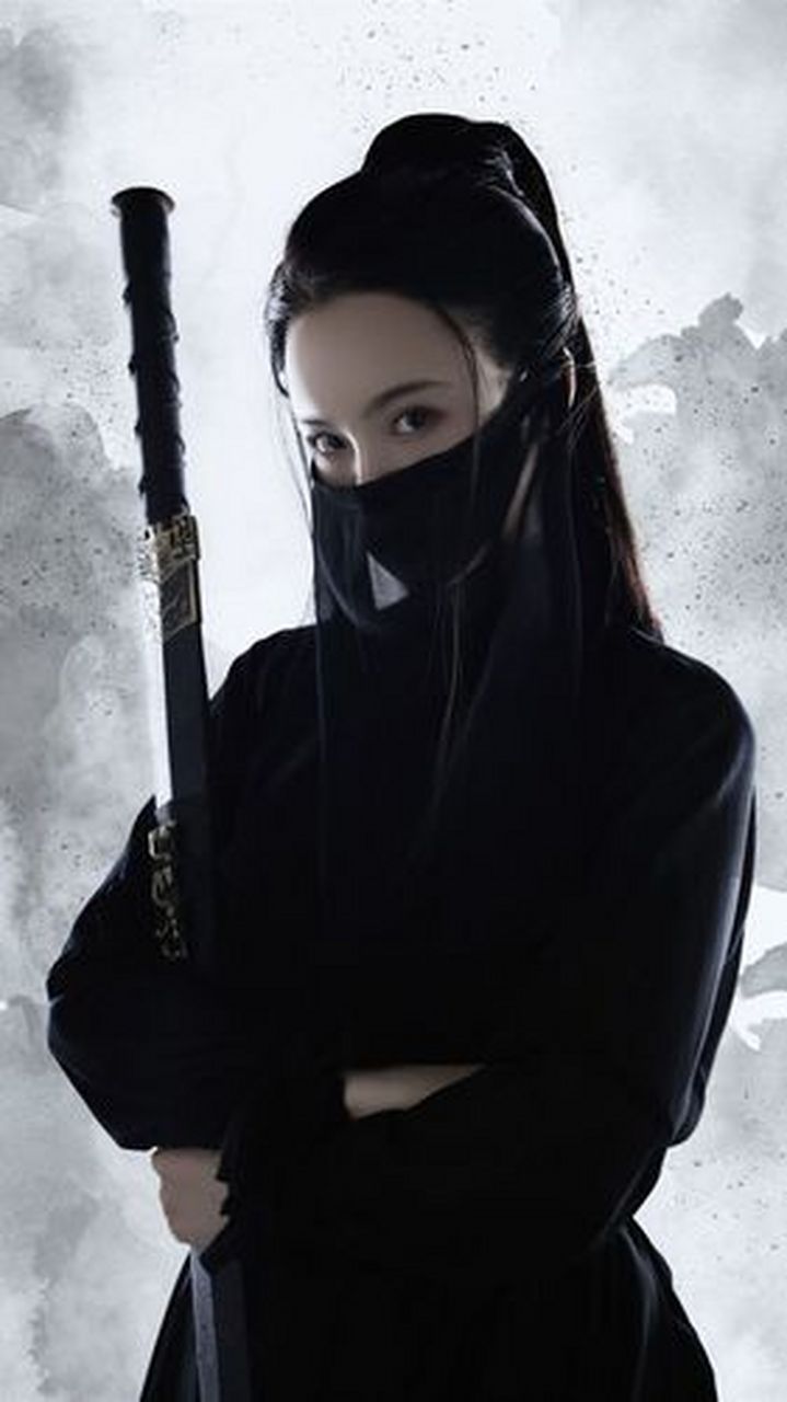 同样是蒙面大侠,为什么影视剧里我国蒙面大侠蒙嘴巴鼻子,西方侠客蒙