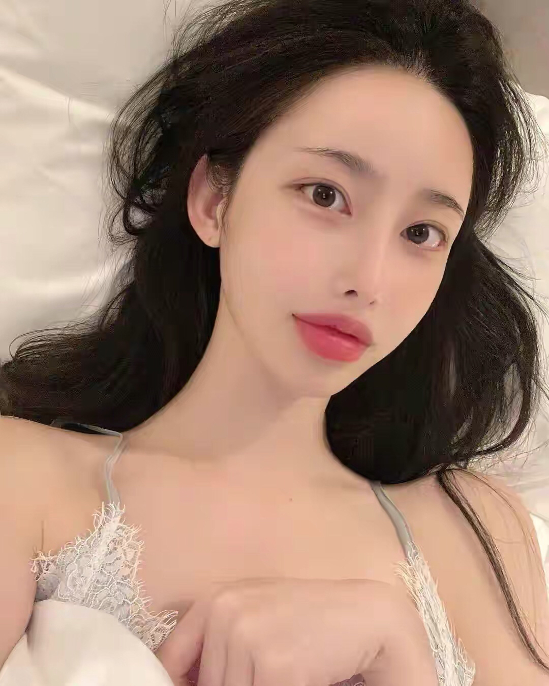 韩国网红jiy,曼妙身材,烈焰红唇