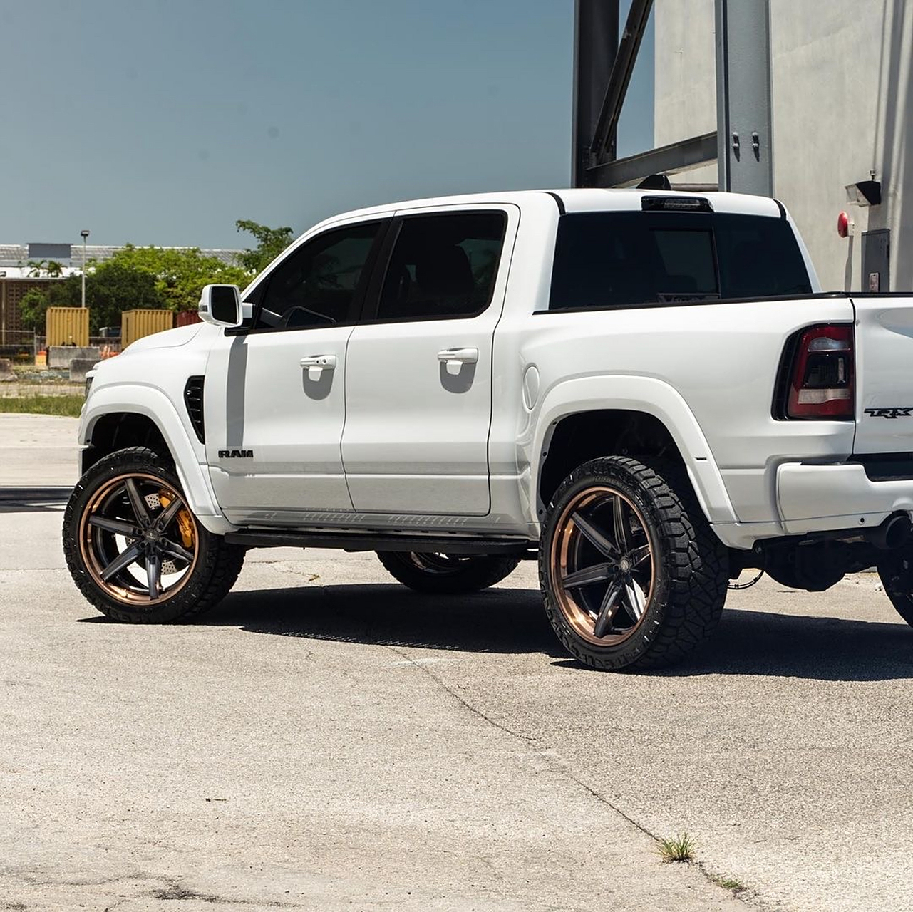 颜值拉满的道奇霸王龙trx#道奇霸王龙# #皮卡改装