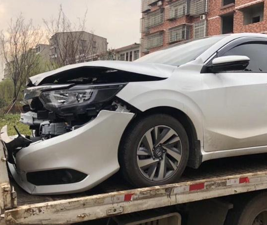 本田凌派不慎追尾摩托车 网友:看完后都想立马换德系车了