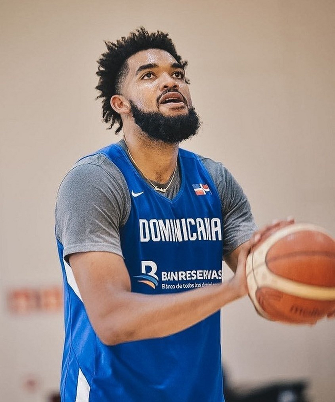 nba球星唐斯要代表多米尼加打男篮世界杯了,现在的世界杯真精彩,能