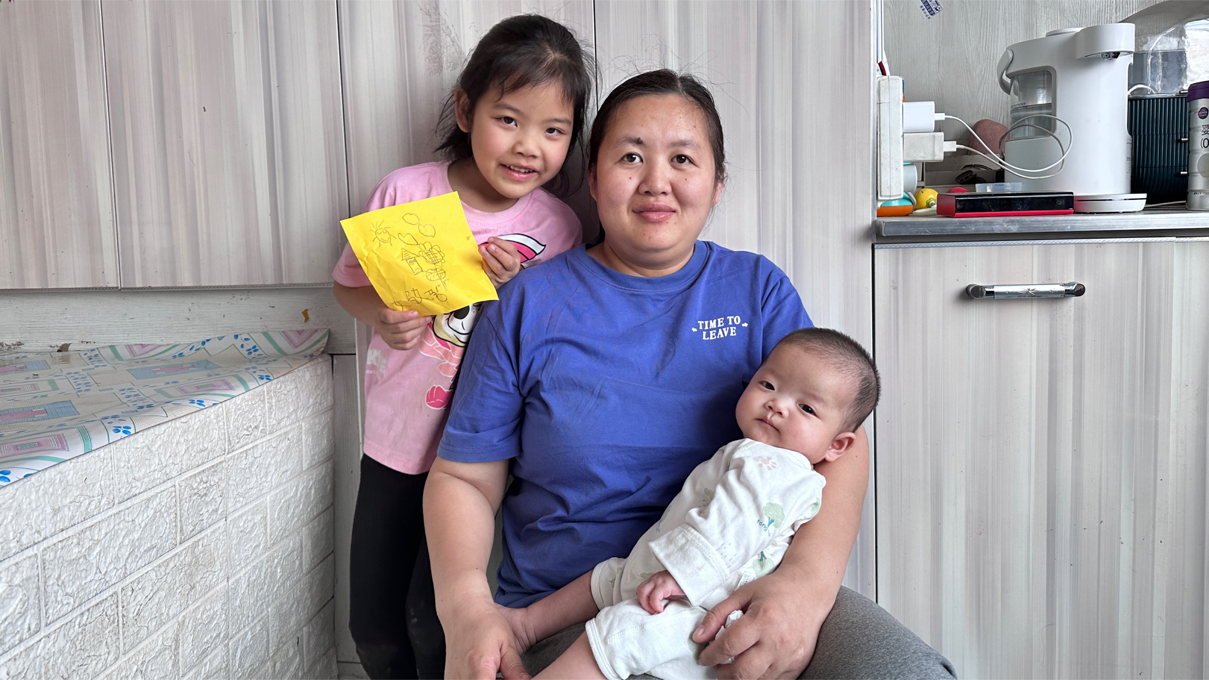广西媳妇收到月月的礼物,满满的幸福感,猴腿菜出缸打包了