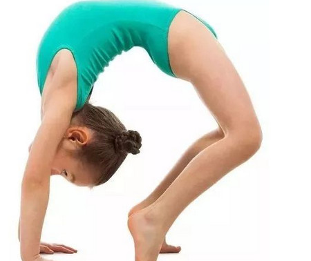 又一5岁女孩下腰后致截瘫,医生提醒各位家长,必须掌握的几点常识