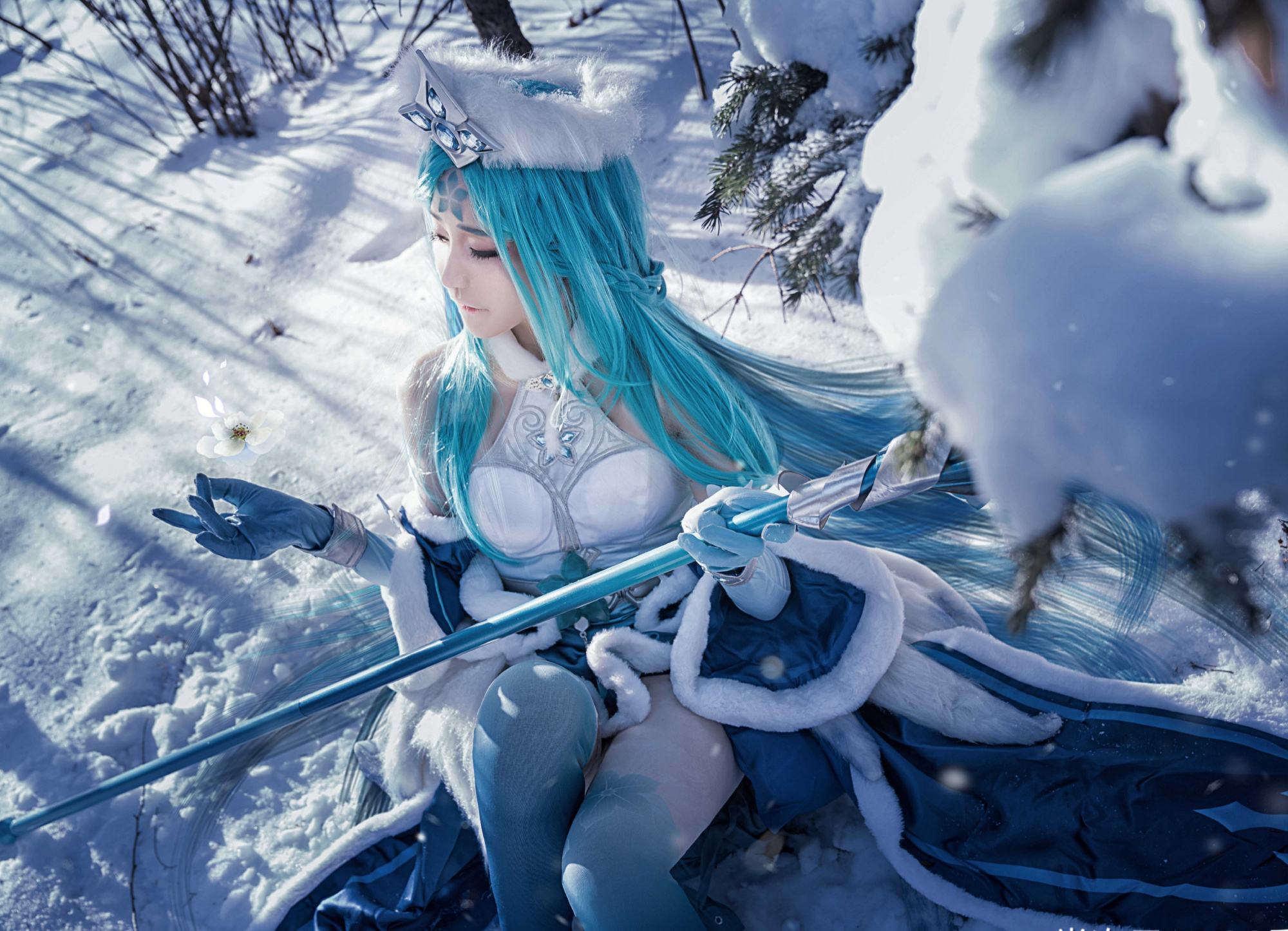 王昭君的冰雪之华cos正片,如梦似幻,美得不似在人间