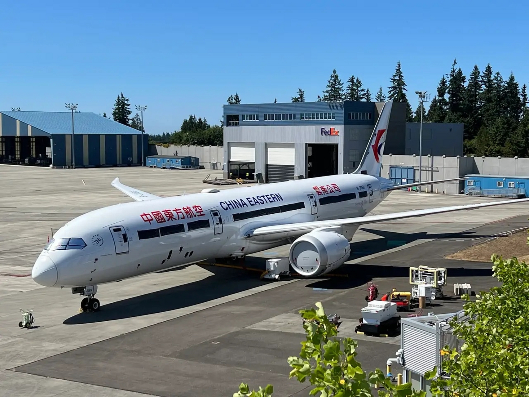 时隔5年再次来到西雅图波音工厂,最大的感觉就是5年前工厂里超过一半