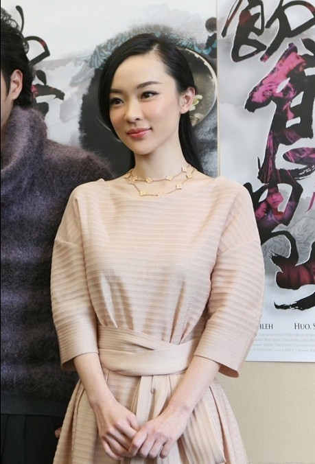 一脱成名,霍思燕