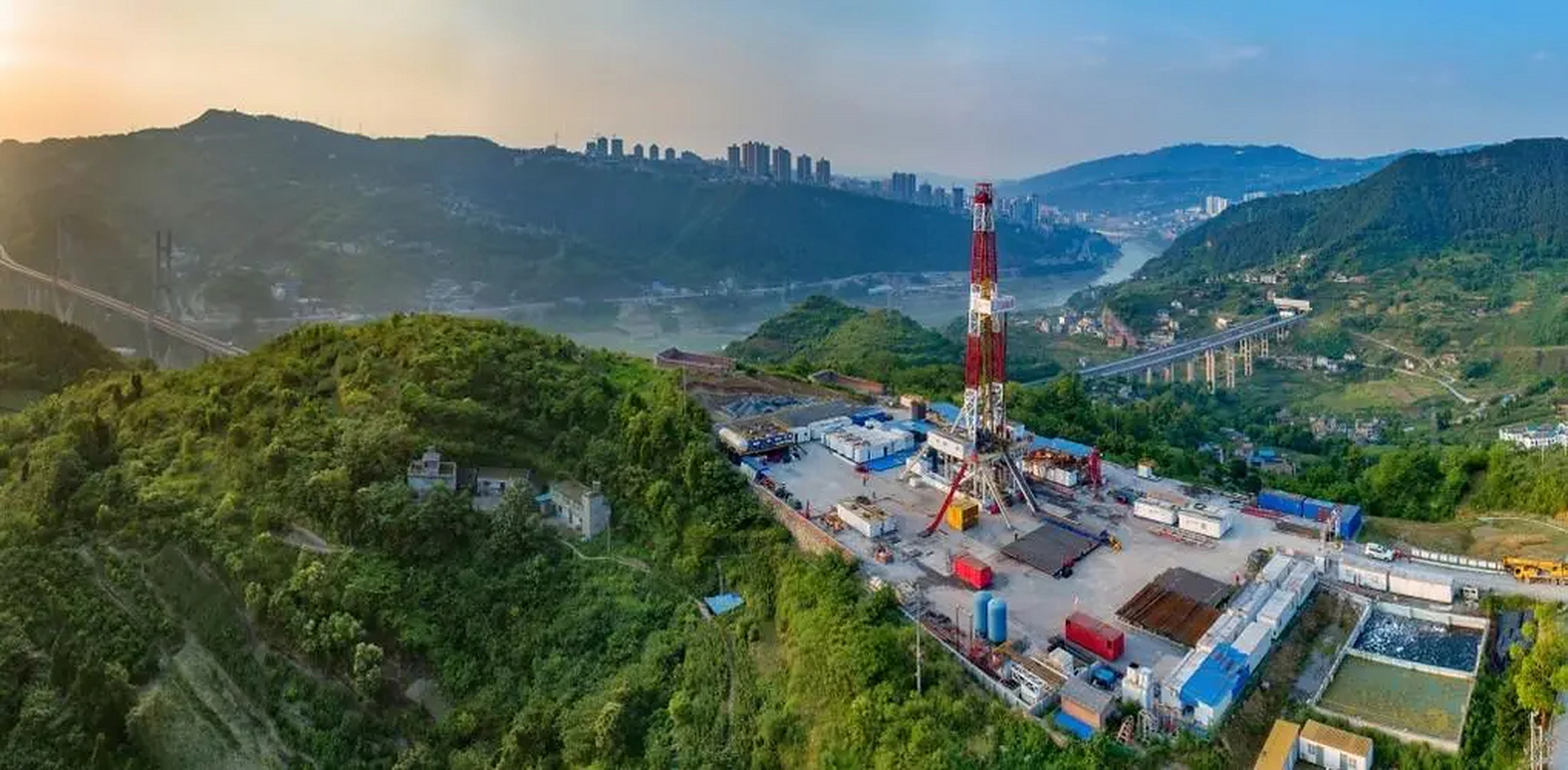 涪陵页岩气田# 从中国石化涪陵页岩气田获悉,该气田作为我国首个投入