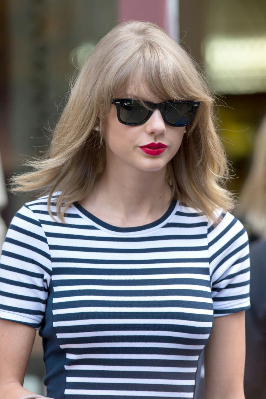 霉霉taylor swift 在纽约外出街拍