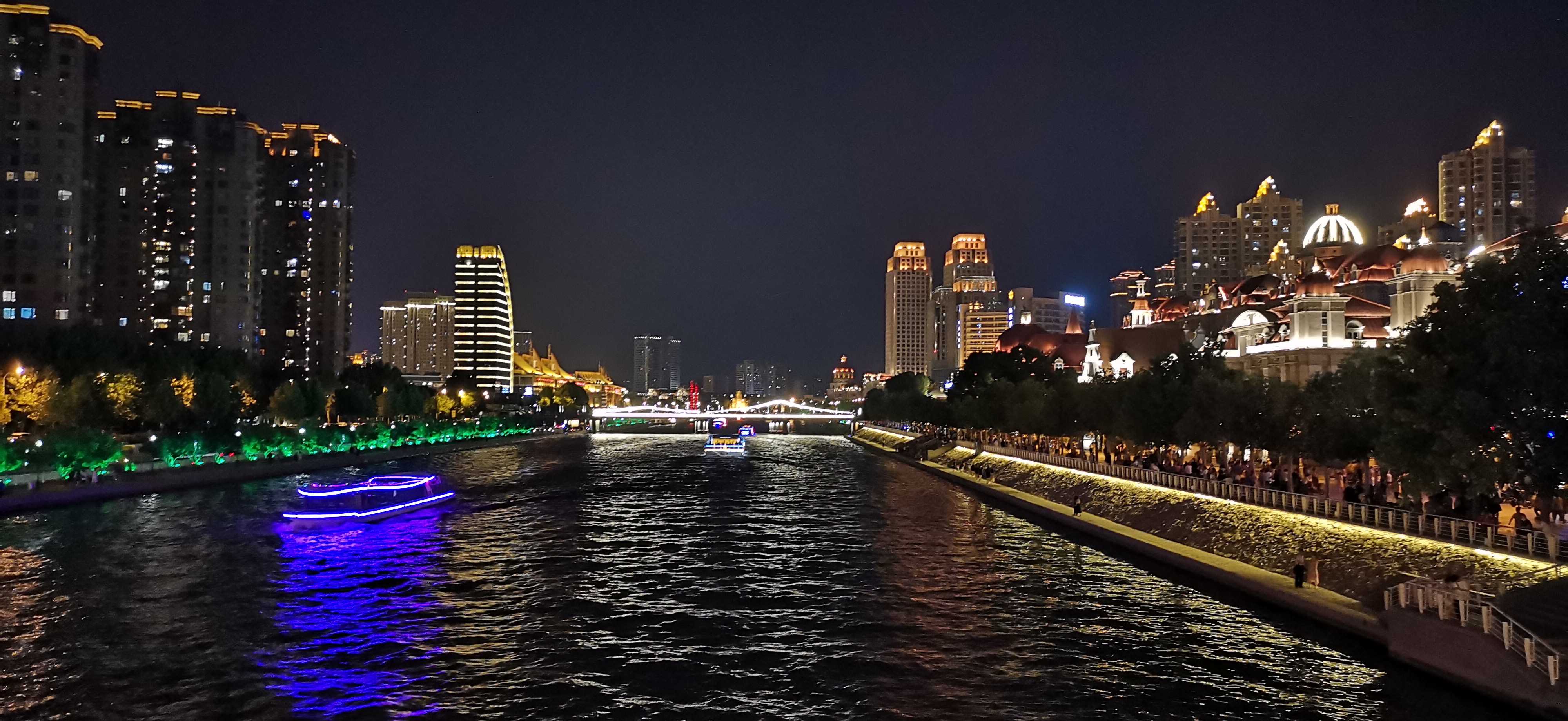 天津古文化街码头海河夜景很美