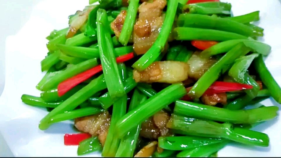空心菜杆怎么炒好吃,江西人这样炒脆嫩爽口不变黑,家常做法下饭