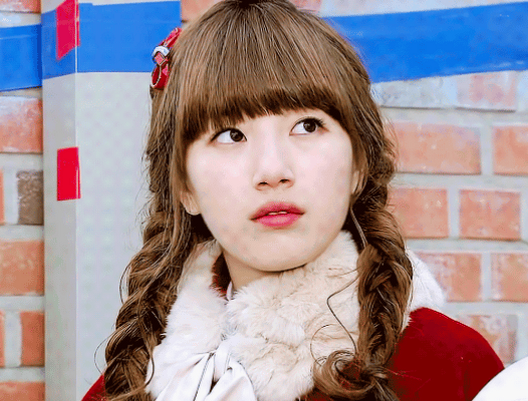 早期拍同一部戏的裴秀智和iu,两个人都好稚嫩