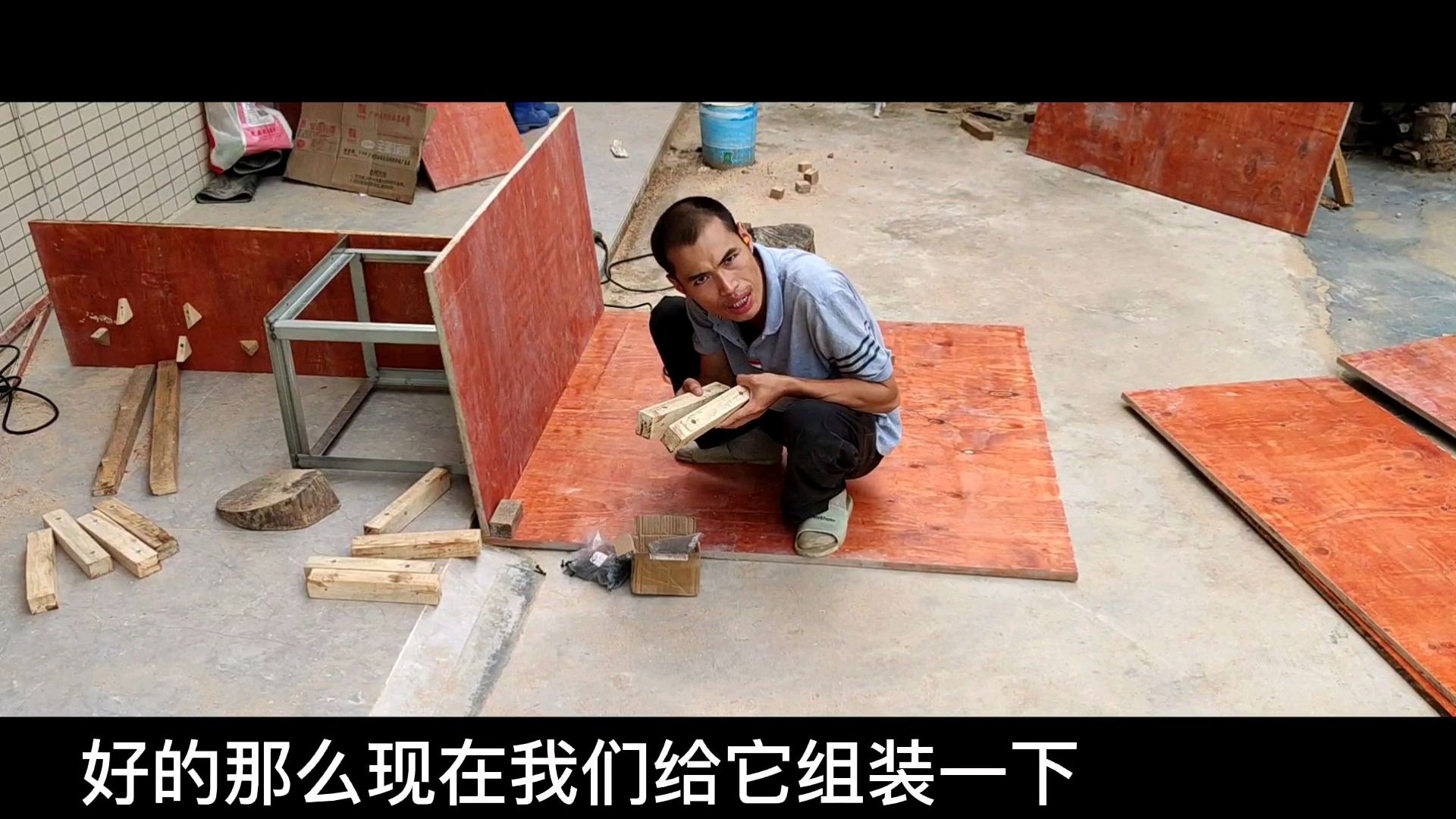 手工打造陈列柜,现代工艺1小时能做一个,结实又简单用百年不会坏