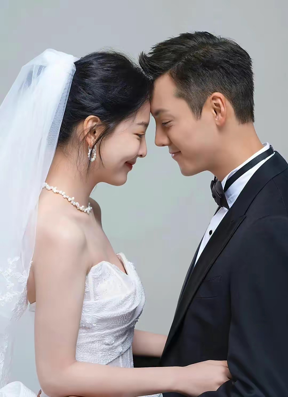 陈伟霆和章若楠这组婚纱照,有一种真结婚的真实感!