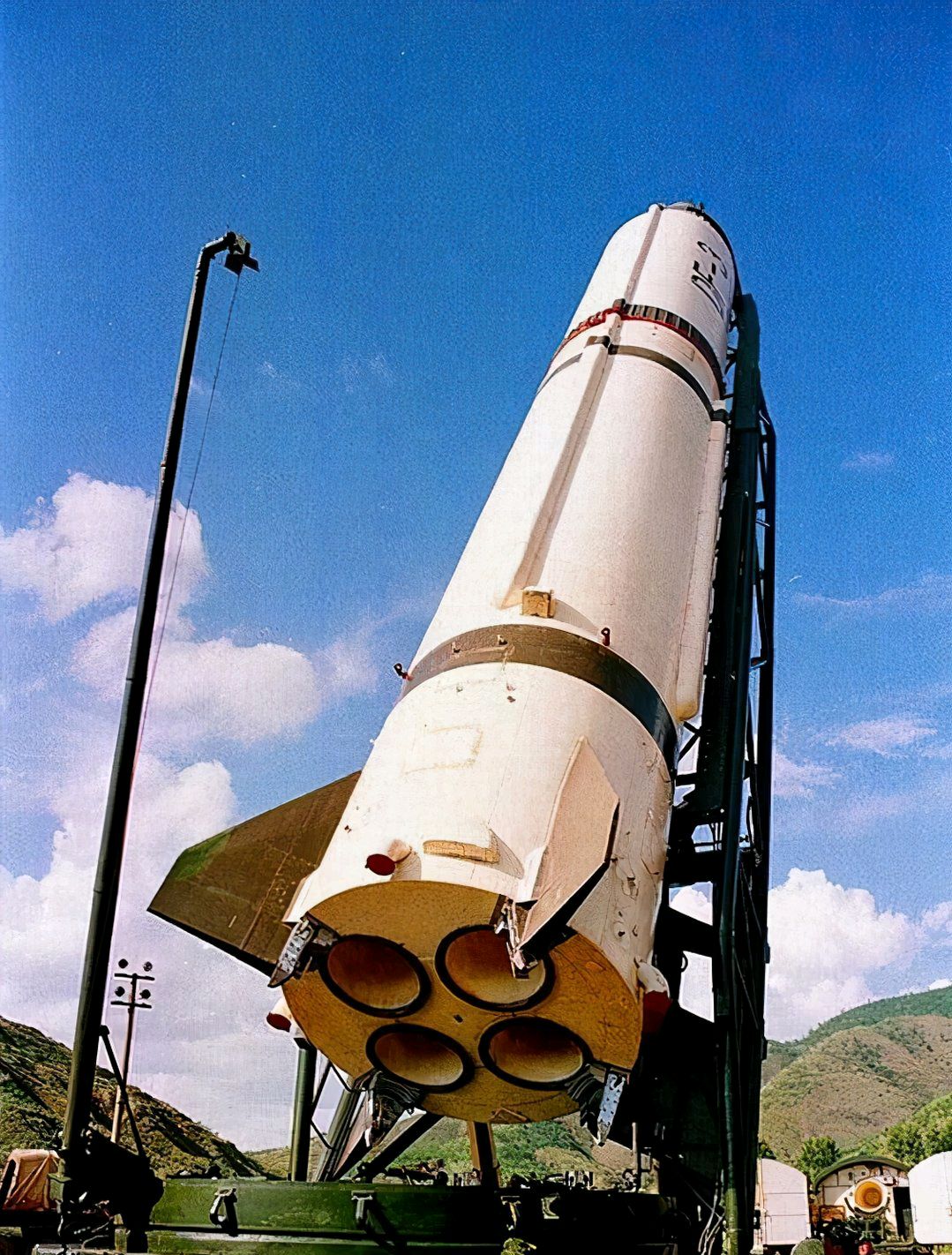 1987年,沙特来买导弹.中方小心翼翼地伸出一个手指意为