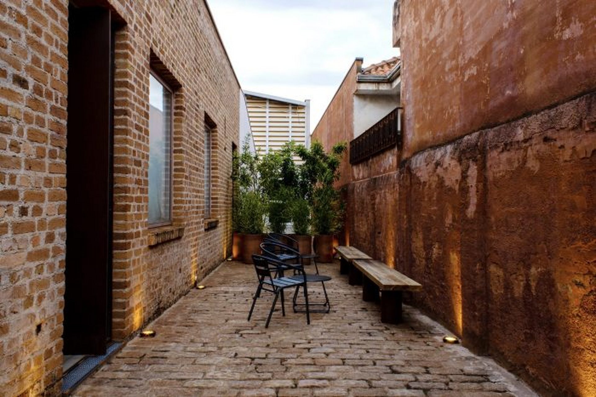 世界建筑:巴西5um 7neapolitan pizza 餐厅  该建筑进行新的功能转换