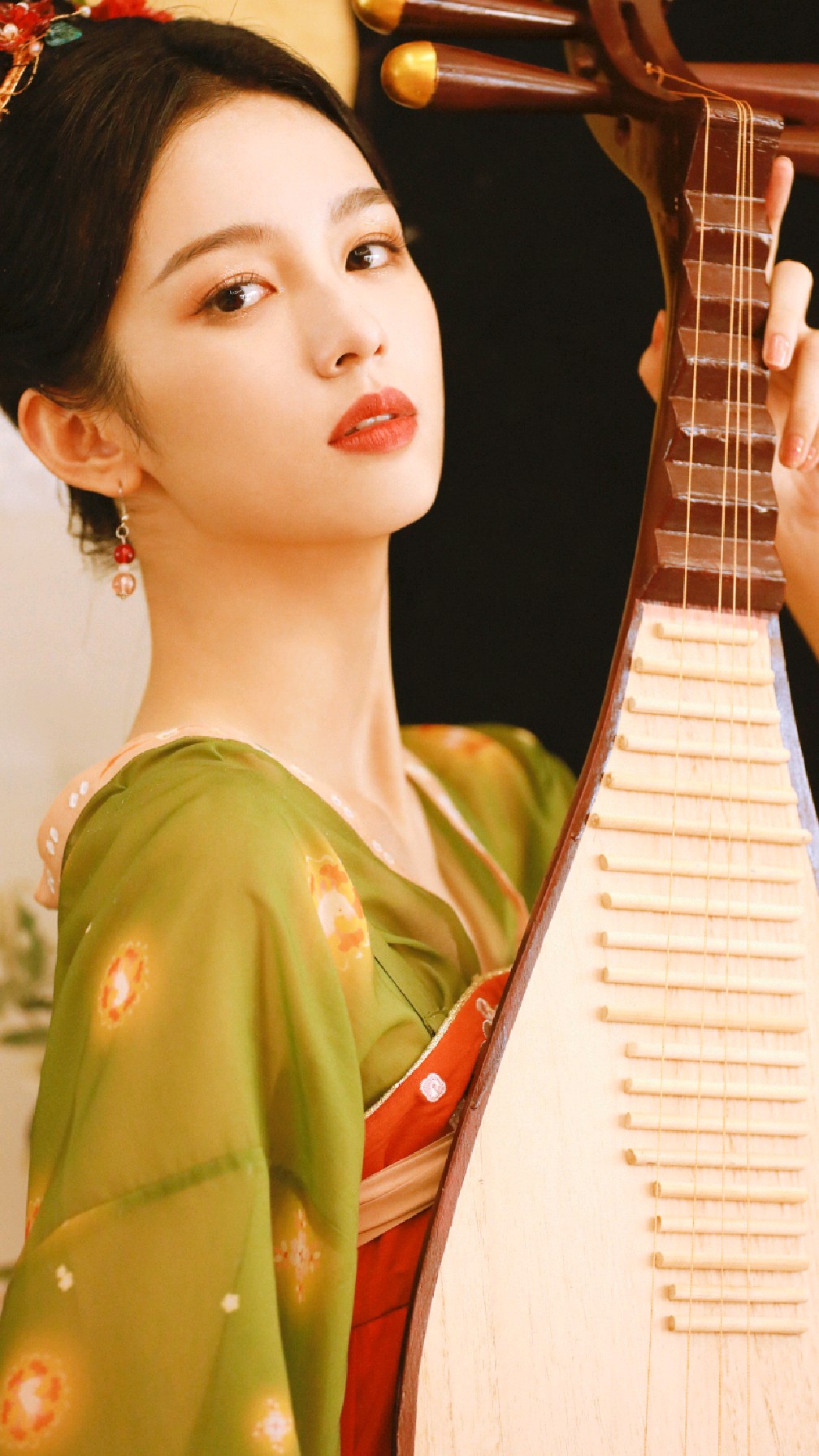 琵琶和美女更配哦