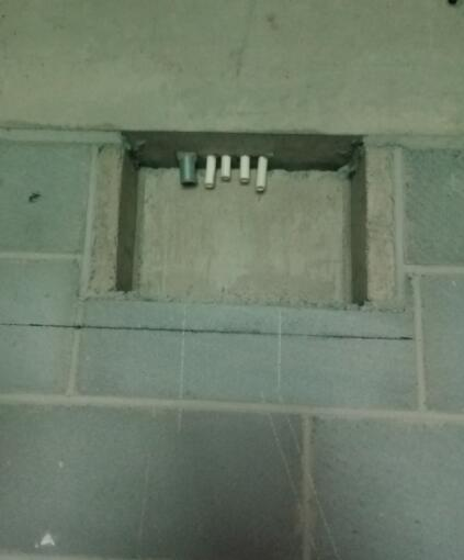 户内电箱采用"c"型预制块预留配电箱洞口