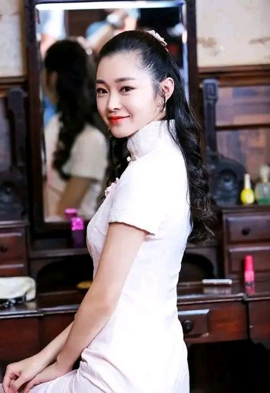 2015年,宋轶在拍摄《伪装者》时,有场和胡歌的戏连续ng了10次,导演