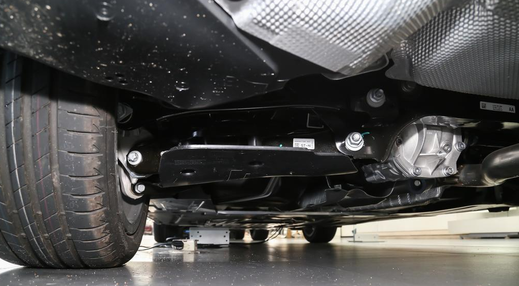 宝马3系底盘高度