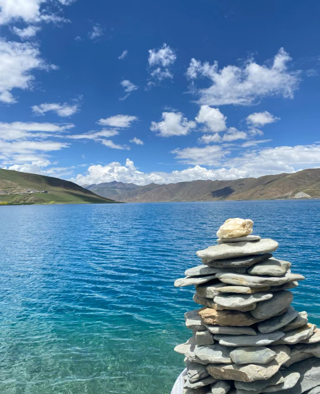 大家一定要来羊湖,风景很漂亮风吹草低见牛羊.