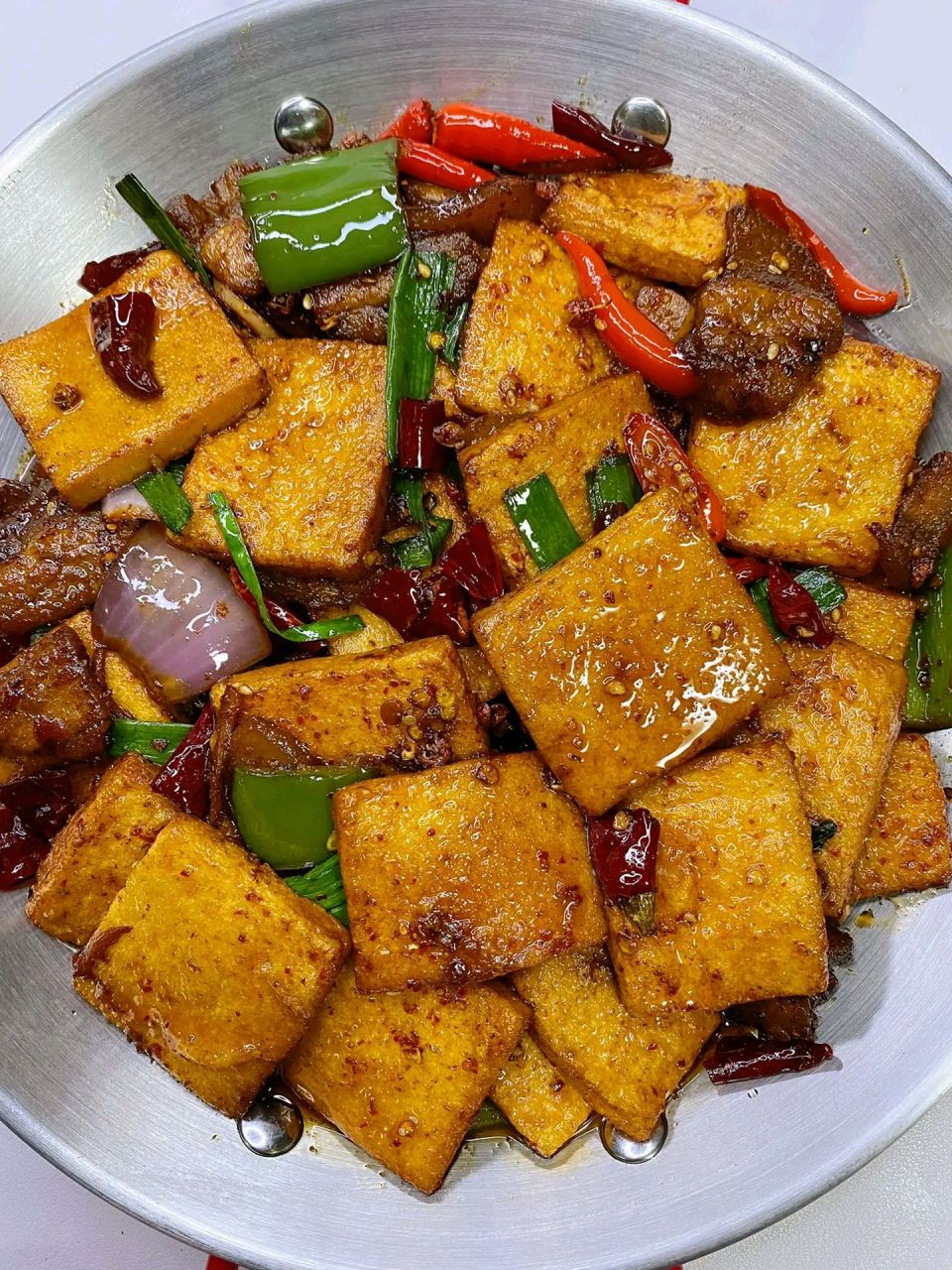 干锅千页豆腐 香辣下饭 真的巨巨好吃🍃食材: 千页豆腐,五花肉,青辣