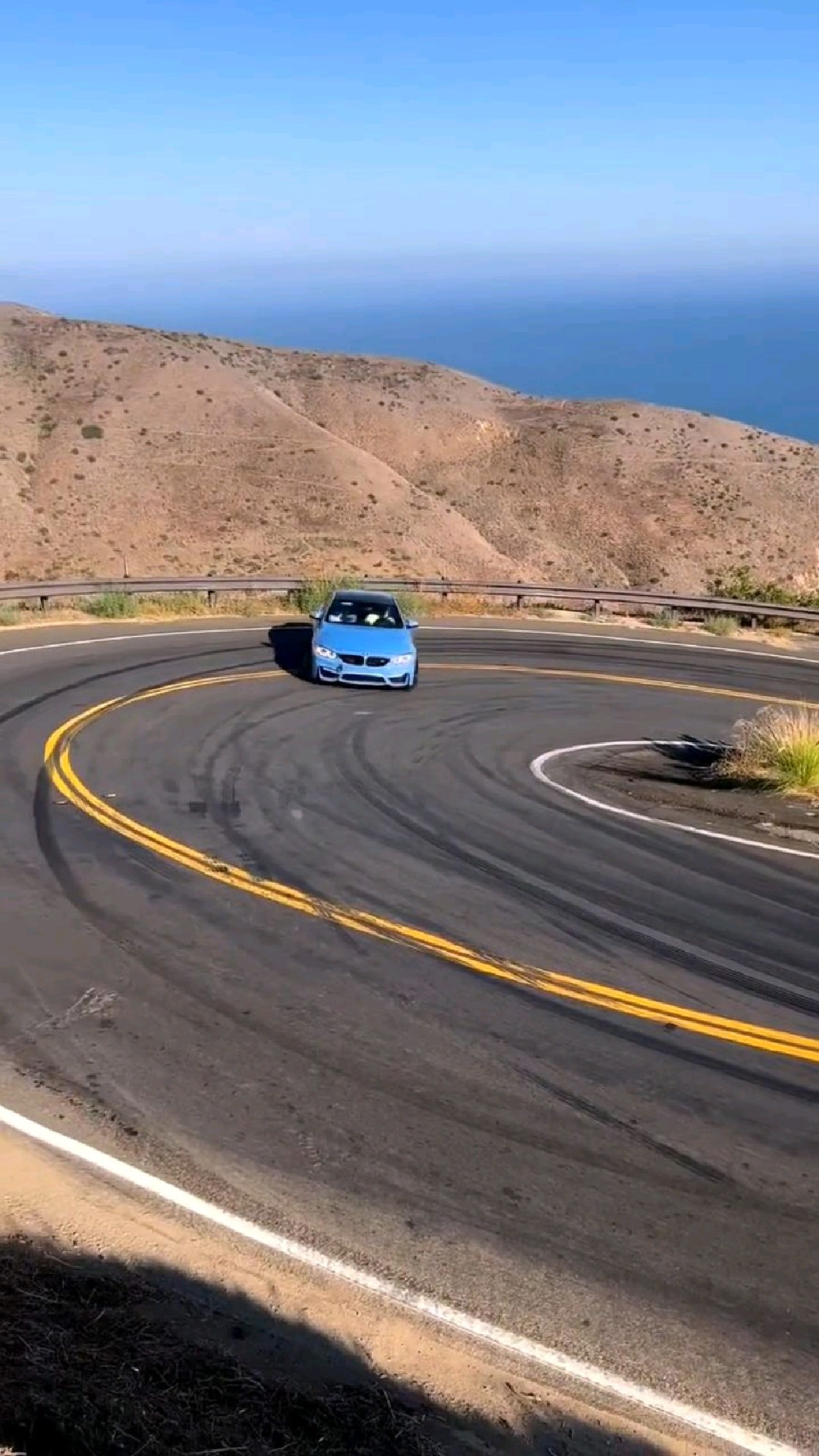 技术过硬,宝马山路漂移,切勿模仿.