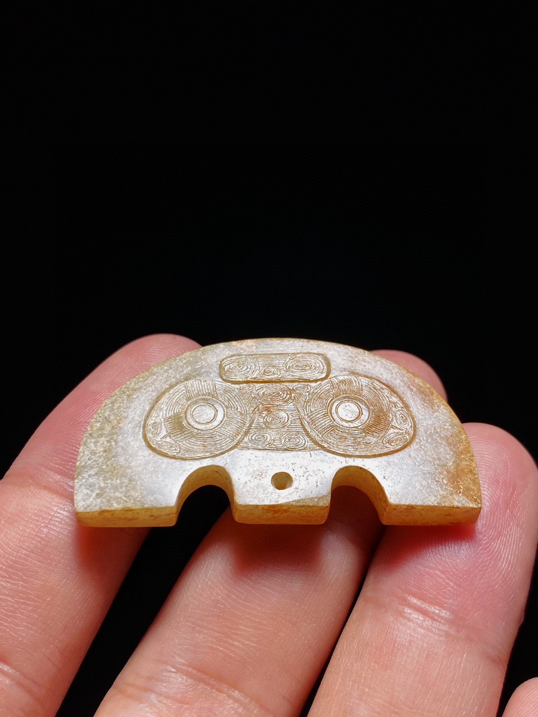 明以前 和田玉籽料 受沁 神人兽面纹 三叉形器 玉佩挂件