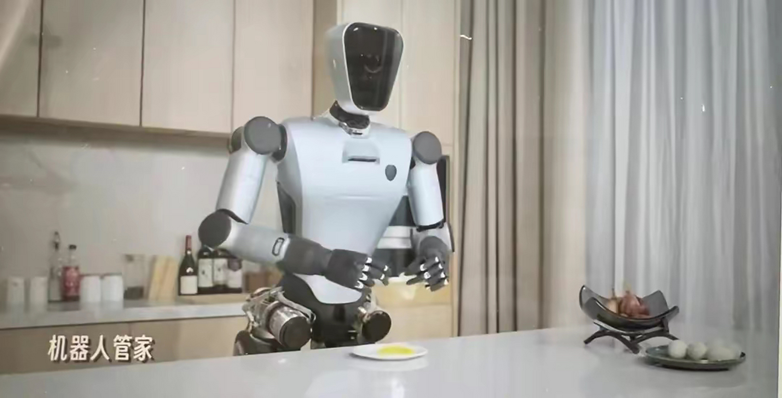 稚晖君的机器人公司智元机器人发布了一款面向工厂场景的人形机器人