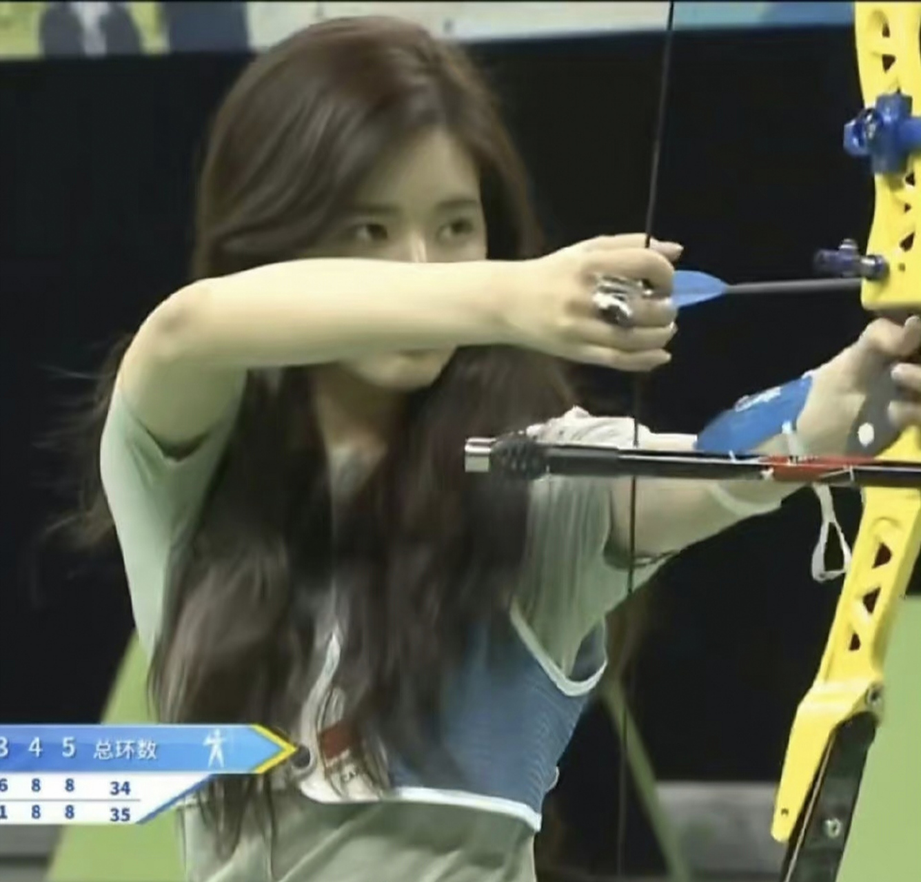 赵露思射箭对比图#我和ai有话说