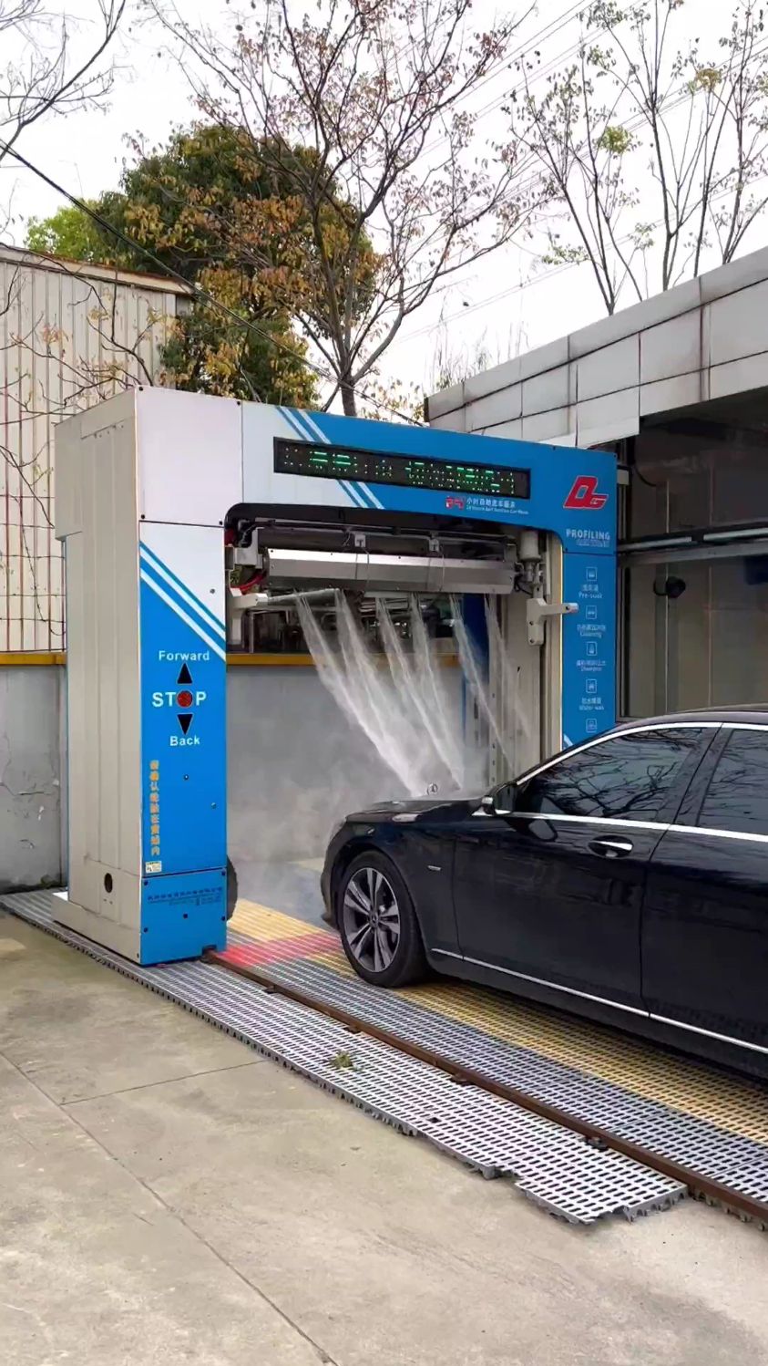 这是一款仿人工洗车的镭翼dg洗车机#全自动无接触洗车机