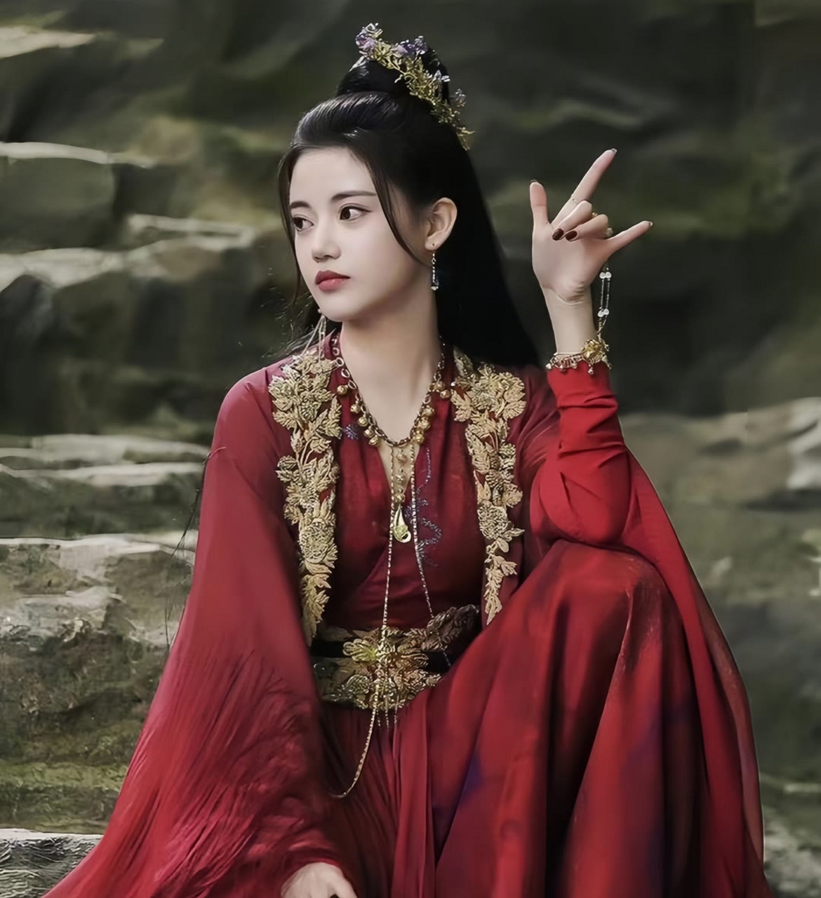 孙珍妮古装头饰装扮欣赏,你喜欢哪个装扮?#百度仲夏打卡挑战赛