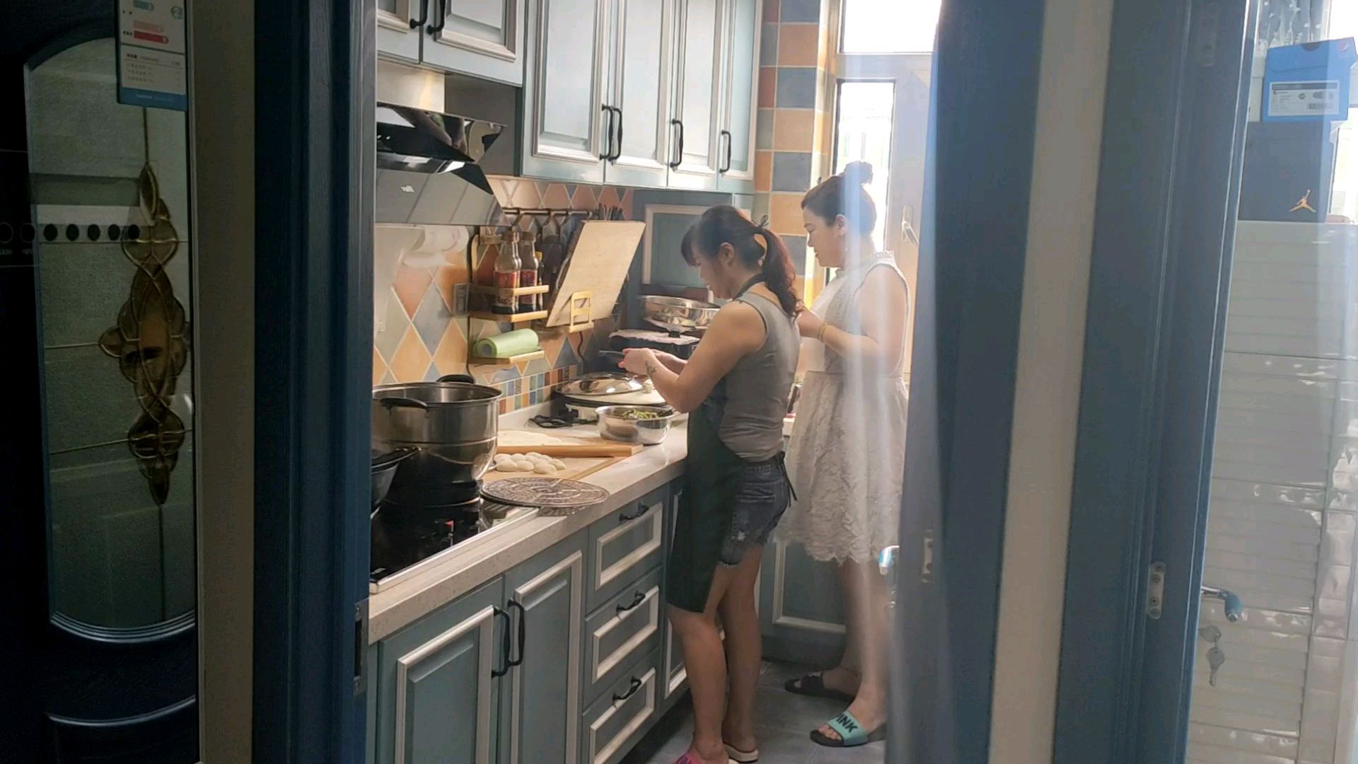 北京媳妇手太巧了,老倭瓜馅大饺子,地道!