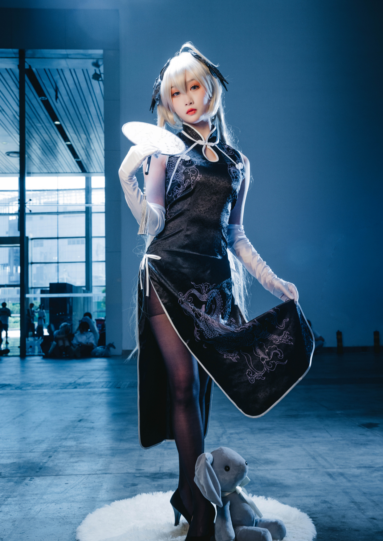 旗袍穹妹cos,表情太妩媚,看的我忍不住偷偷咽口水了