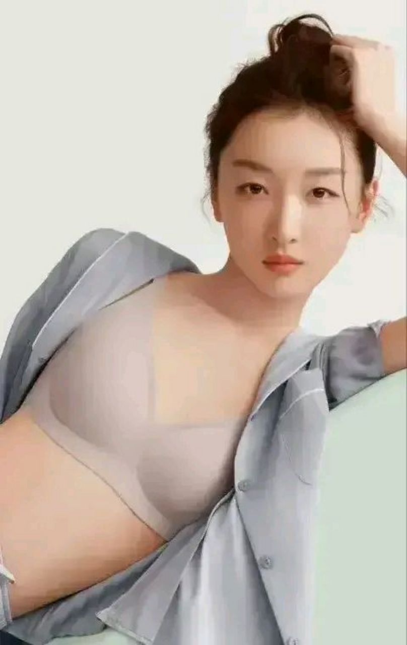 这是哪个品牌方啊,居然敢找周冬雨代言内衣广告!