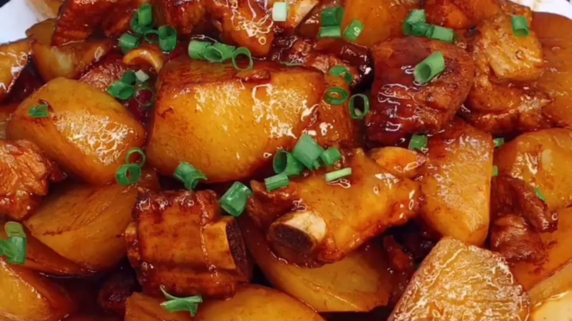 “家庭菜”红烧排骨炖萝卜太好吃了,家人都爱吃