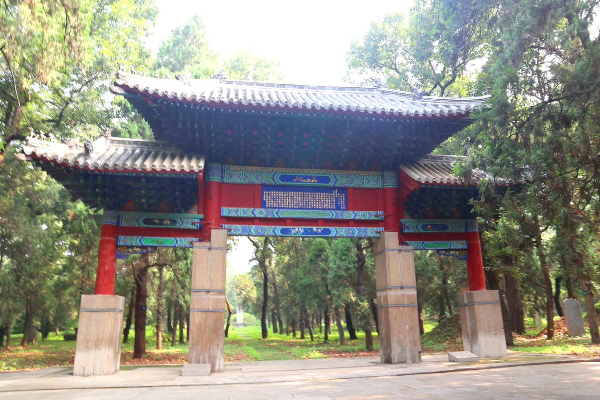 山东曲阜孔林里,有座精美的牌坊,竟是为乾隆女儿而建的