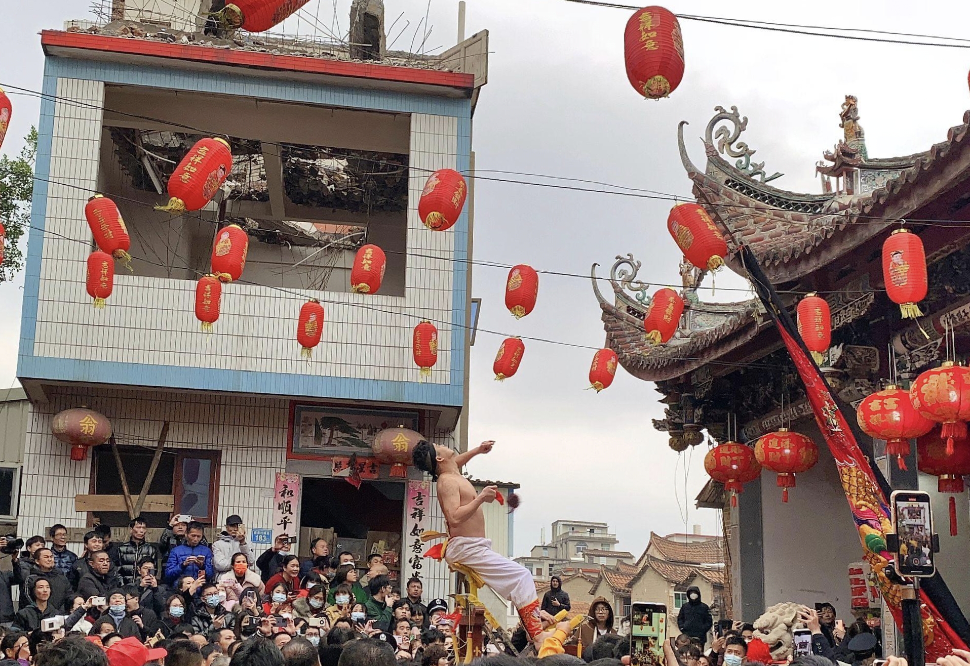 二月二龙抬头,坐刀轿打铁球!感受莆田人400年的打铁球习俗