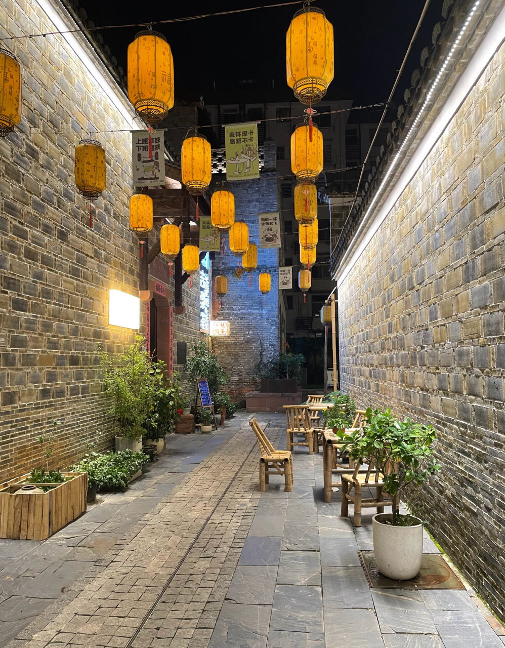 秋日环游指南# #南昌马路观察员#  绳金塔文化历史街区是南昌市一座